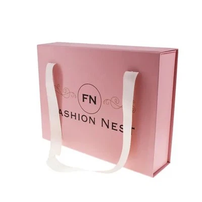 Páipéar saincheaptha bróg só fillte bosca bronntanais pacáistithe maighnéadach fillte le ribín